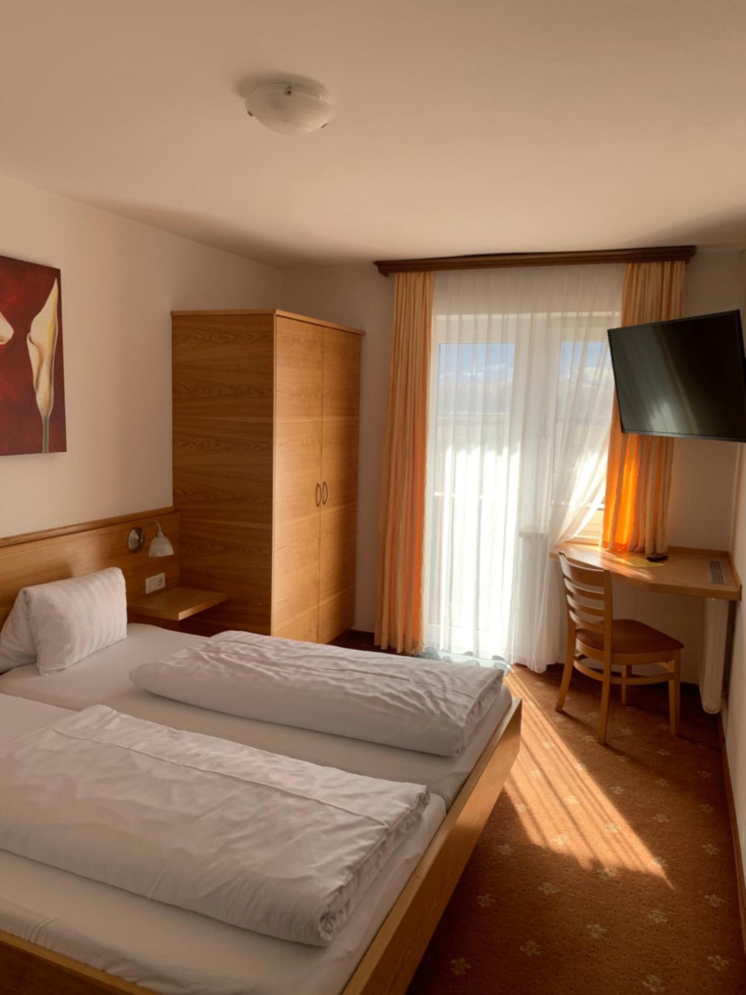 Plattenhof Guest house Telfs