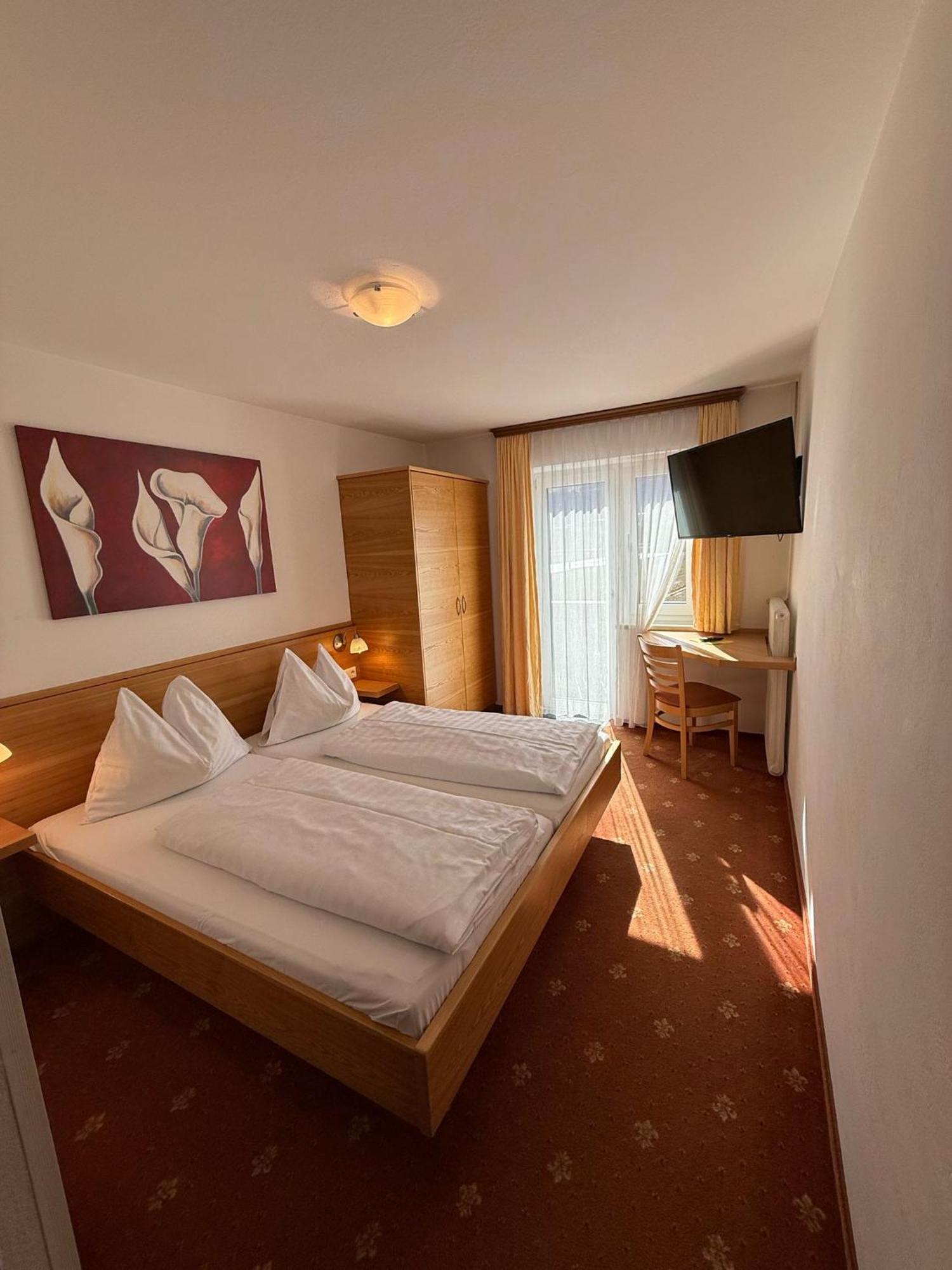 Plattenhof Guest house *